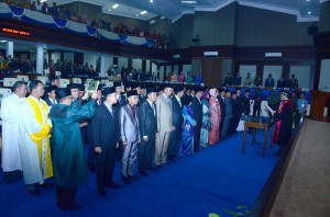 Sumpah Janji--45 Orang Anggota DPRD OKI masa bhakti 2014-2019 diambil sumpah janjinya untuk mengembang amanah masyarakat OKI