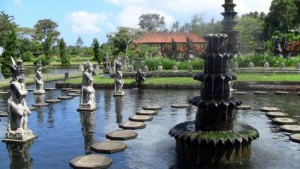 5-wisata-budaya-yang-paling-terkenal-di-indonesia-3