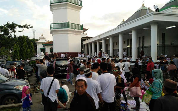 penampakan gerhana matahari di palembang indonesia copy