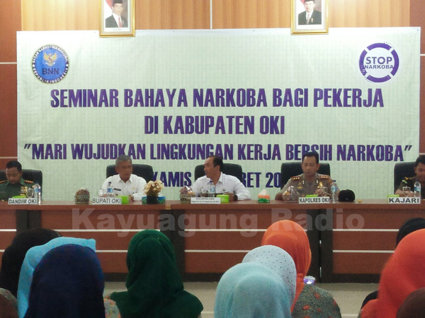 sosialisasi bahaya narkoba bagi pekerja di kabupaten oki
