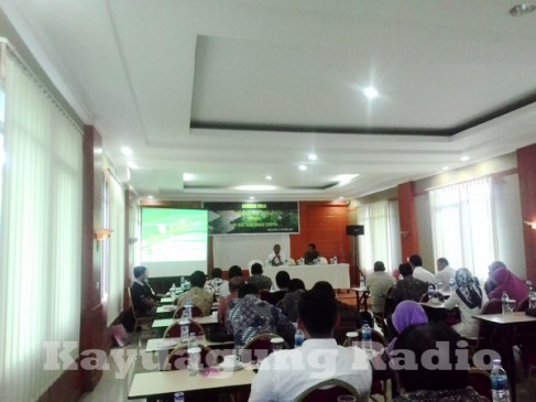 Konsultasi Publik Rencana Pengelolaan Hutan Jangka Panjang Kab OKI Di Aula Resort Dinesti II (27/10/16)