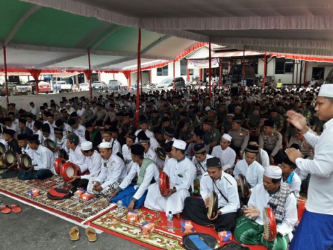 Polres OKI & Ratusan Santri Zikir bersama dan Istighosa