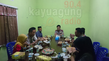 AKBP ADE Hariyanto Berbuka Bersama Krio Kayuagung Radio.