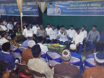Bupati OKI dan Masyarakat Bergotong Royong.